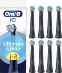 Oral-B Testine di Ricambio iO Series Ultimate Clean Nere per Spazzolino Elettrico Oral B, 8 Testine Rotonde Autentiche, con setole CrissCross per rimuovere la placca